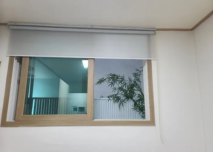 Yh House Hongdae, Sinchon