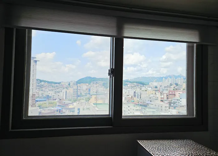 Yh House Hongdae, Sinchon