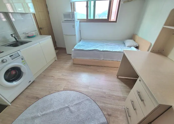 Apartment Yh House Hongdae, Sinchon Seoul