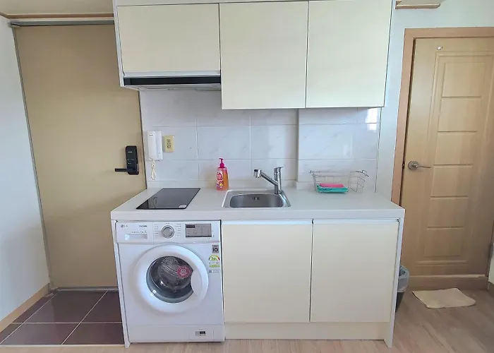 Apartment Yh House Hongdae, Sinchon Seoul